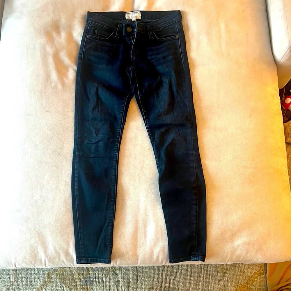 Current Elliot Stiletto skinny Jean. In black book.